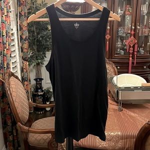 Alo Yoga Medium Black Tank Top